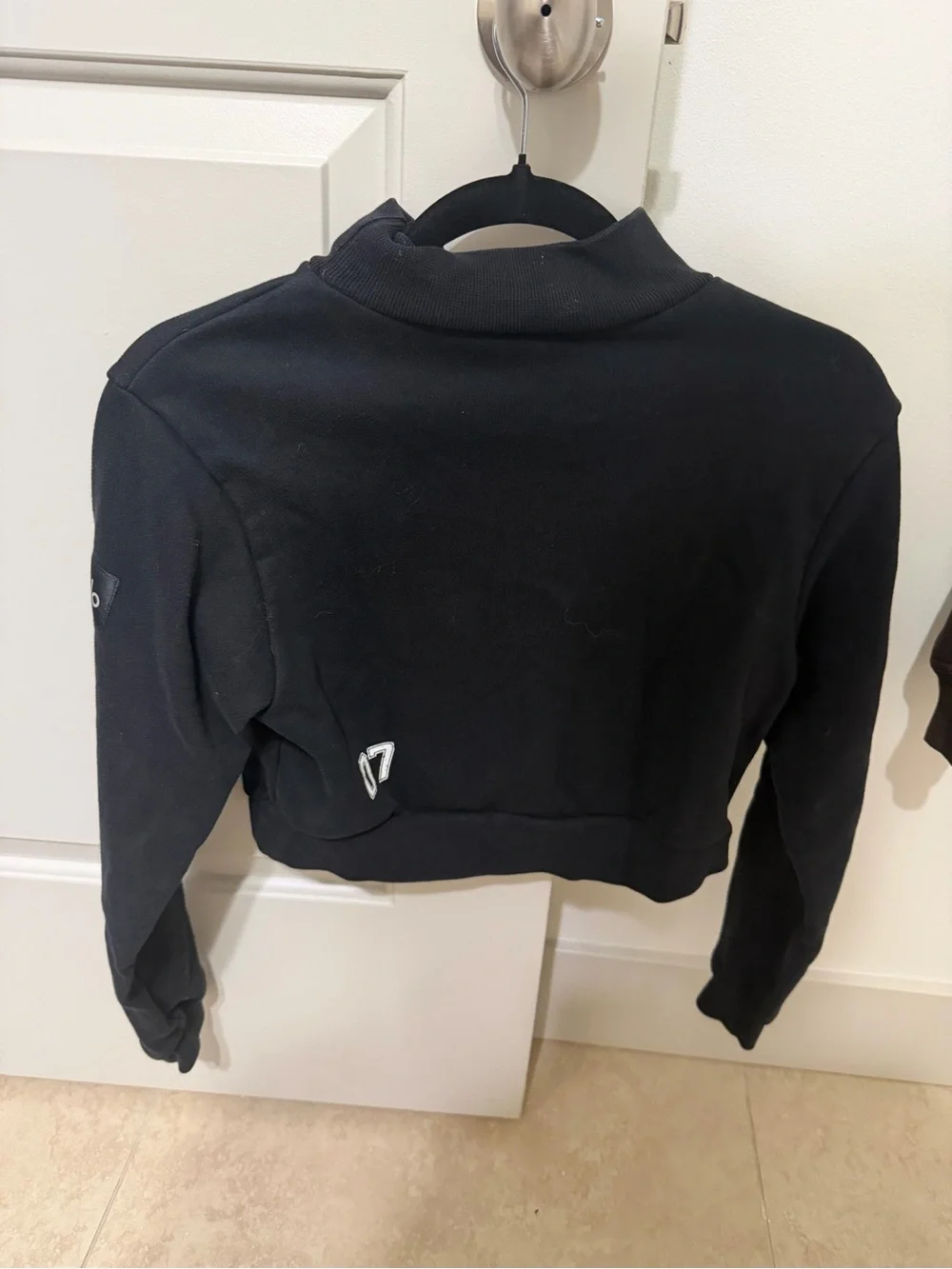 Alo Yoga Small Black Mockneck Sweatshirt. 🖤⚡️